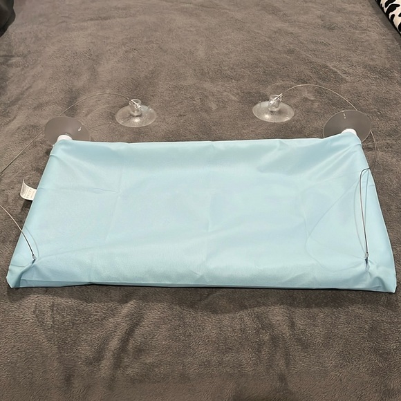 Light blue perch for your cat to put in the window with suction - Picture 2 of 7